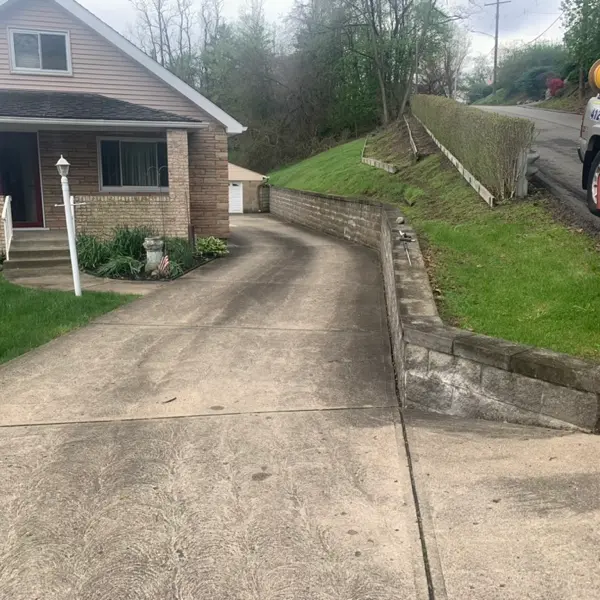heavily soiled driveway before cleaning turtle creek 02