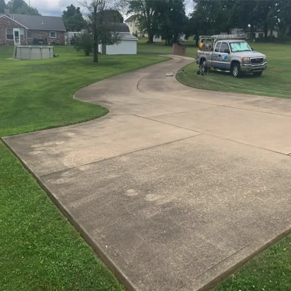 long dirty driveway before cleaning vandergrift 02