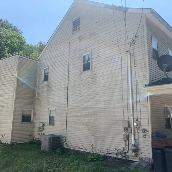 dirty vinyl siding before soft washing pittsburgh